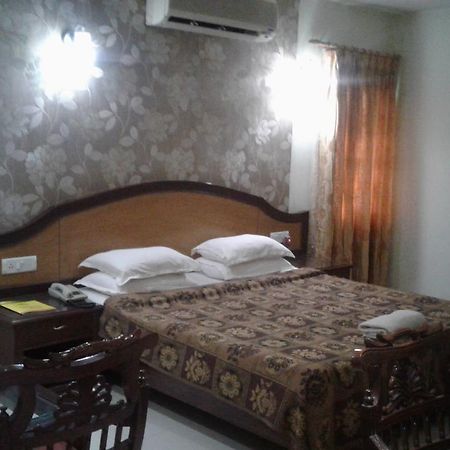 Celebration Hotel And Resort Rewa Екстер'єр фото