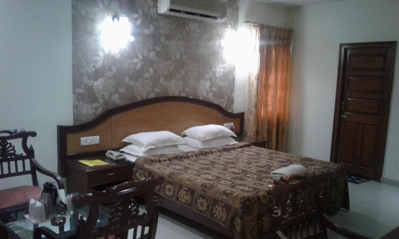 Celebration Hotel And Resort Rewa Екстер'єр фото