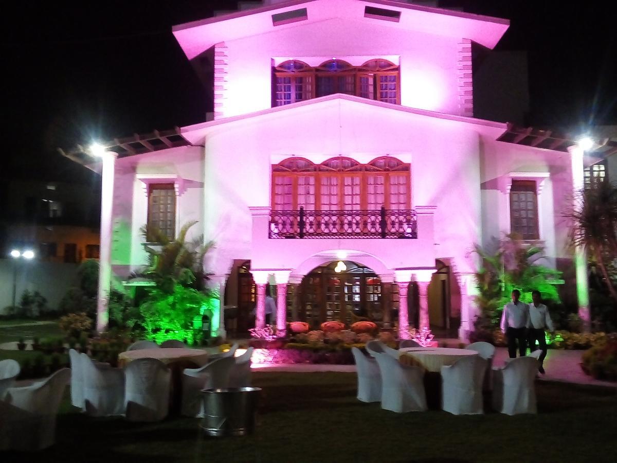 Celebration Hotel And Resort Rewa Екстер'єр фото